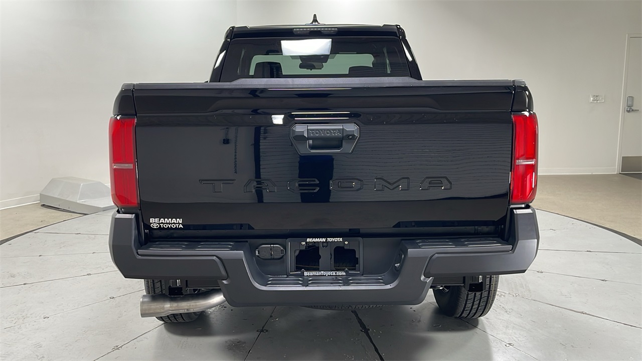 2025 Toyota Tacoma SR XtraCab photo 4
