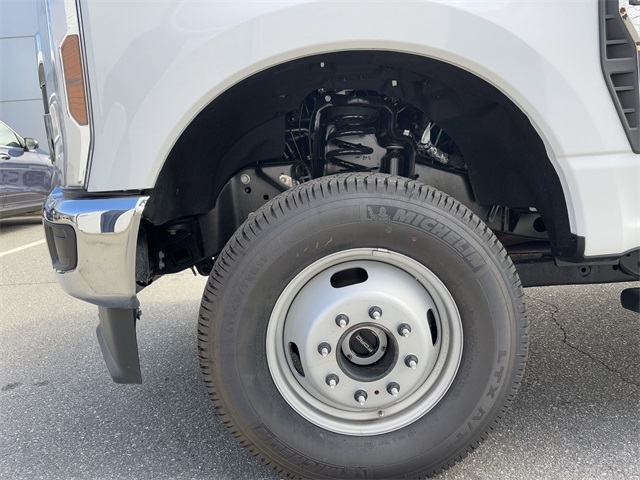 2024 Ford F-350 XL photo 16