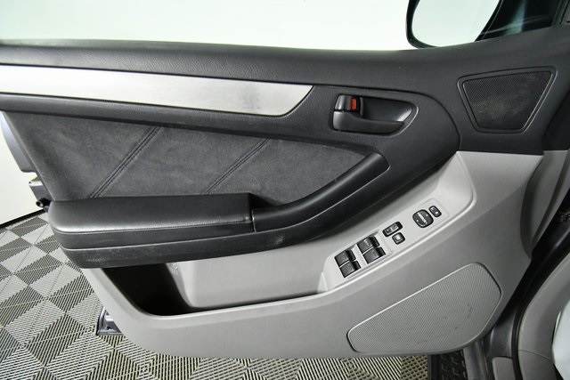 2003 Toyota 4Runner SR5 photo 17