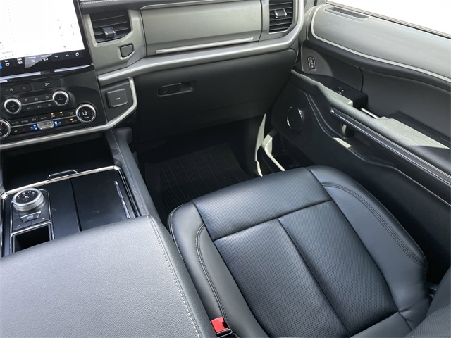 2024 Oxford White Ford Expedition XLT RWD SUV