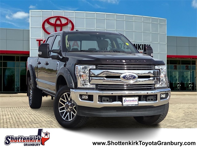 2018 Ford F-250 Super Duty Lariat's photo