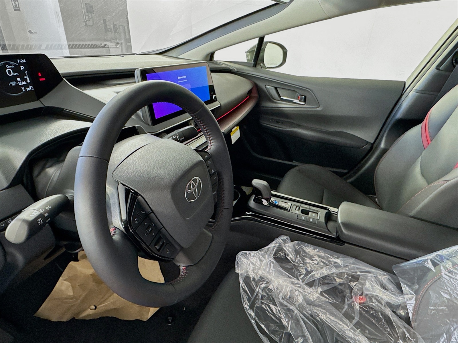 2026 Toyota Prius Plug-in Hybrid XSE photo 7