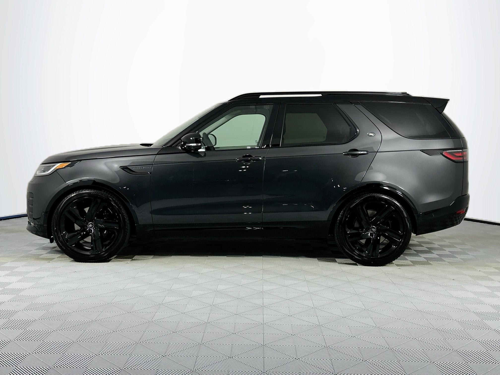 new 2025 Land Rover Discovery car, priced at $85,658