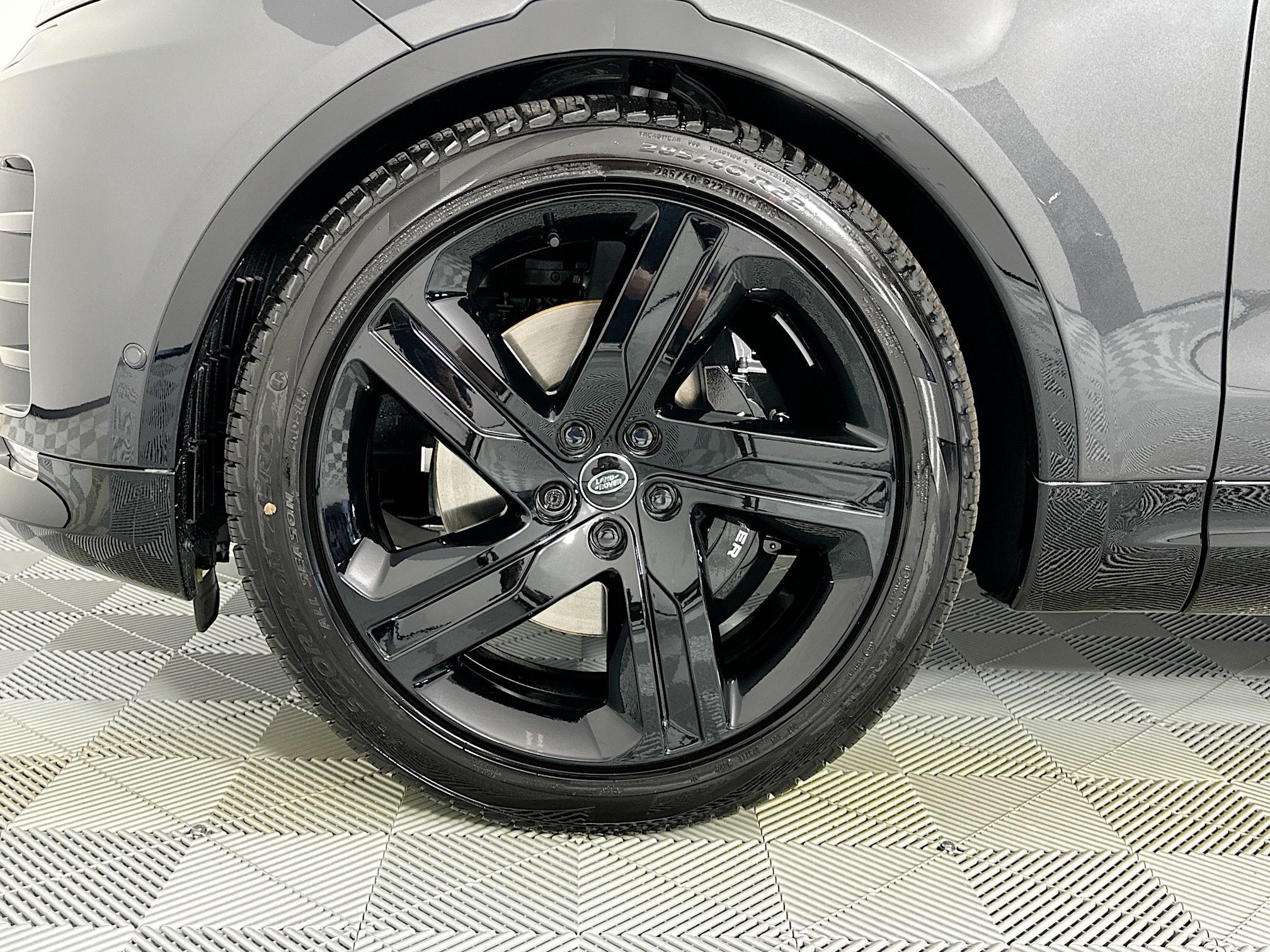 new 2025 Land Rover Discovery car, priced at $85,658