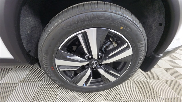 2025 Everest White Pearl Nissan Rogue SL AWD SUV
