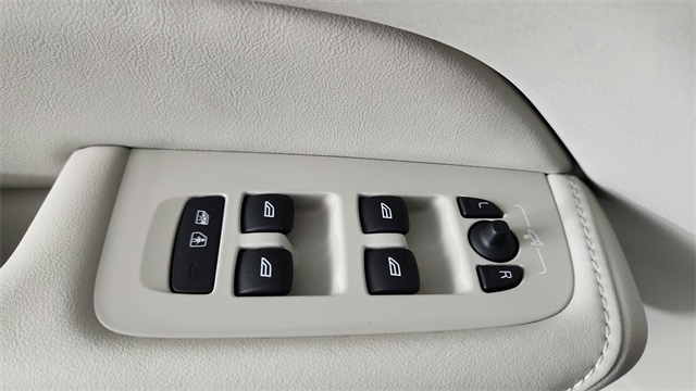 new 2026 Volvo XC60 car, priced at $64,525