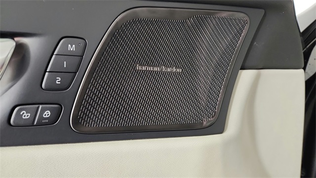 new 2026 Volvo XC60 car, priced at $64,525