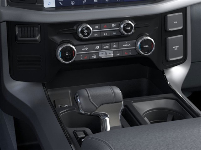 2025 Ford F-150 Lightning XLT photo 15