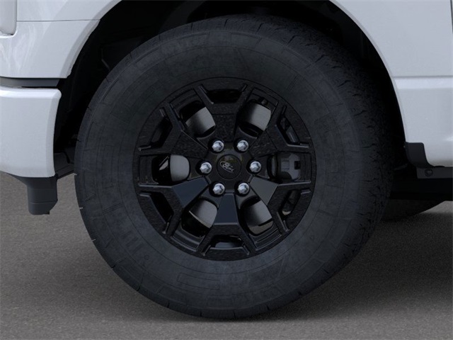 2025 Ford F-150 Lightning XLT photo 19