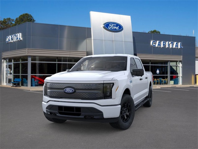 2025 Ford F-150 Lightning XLT photo 2