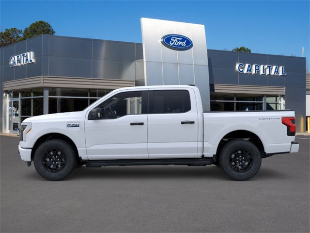 2025 Ford F-150 Lightning XLT photo 3