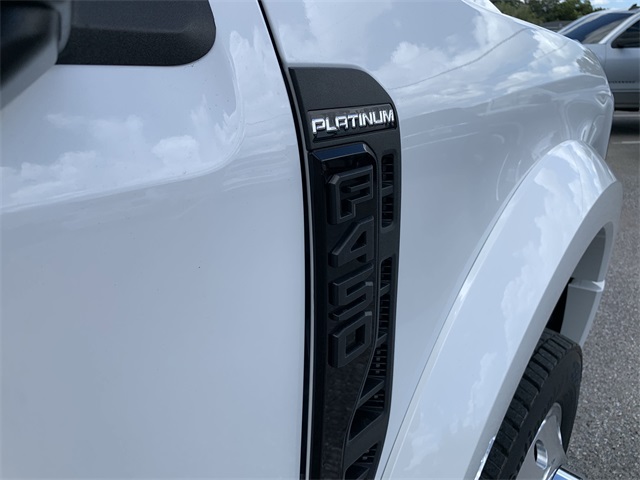 2025 Star White Metallic Tri-Coat Ford Super Duty F-450 DRW Platinum 4X4 Truck