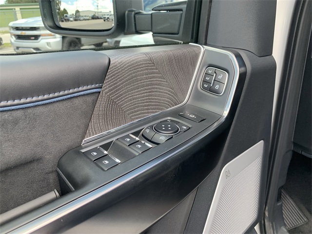 2025 Star White Metallic Tri-Coat Ford Super Duty F-450 DRW Platinum 4X4 Truck