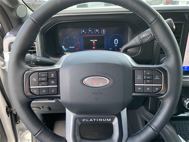 2025 Star White Metallic Tri-Coat Ford Super Duty F-450 DRW Platinum 4X4 Truck