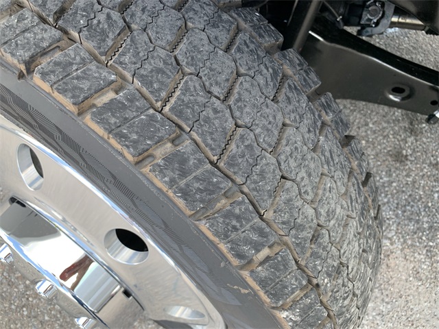 2025 Star White Metallic Tri-Coat Ford Super Duty F-450 DRW Platinum 4X4 Truck