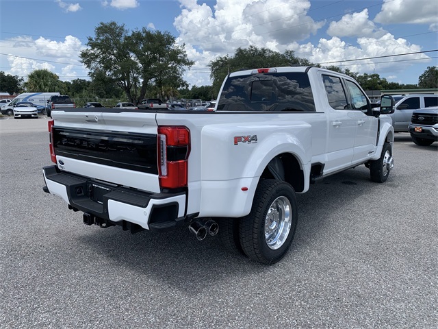 2025 Star White Metallic Tri-Coat Ford Super Duty F-450 DRW Platinum 4X4 Truck