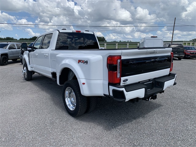 2025 Star White Metallic Tri-Coat Ford Super Duty F-450 DRW Platinum 4X4 Truck
