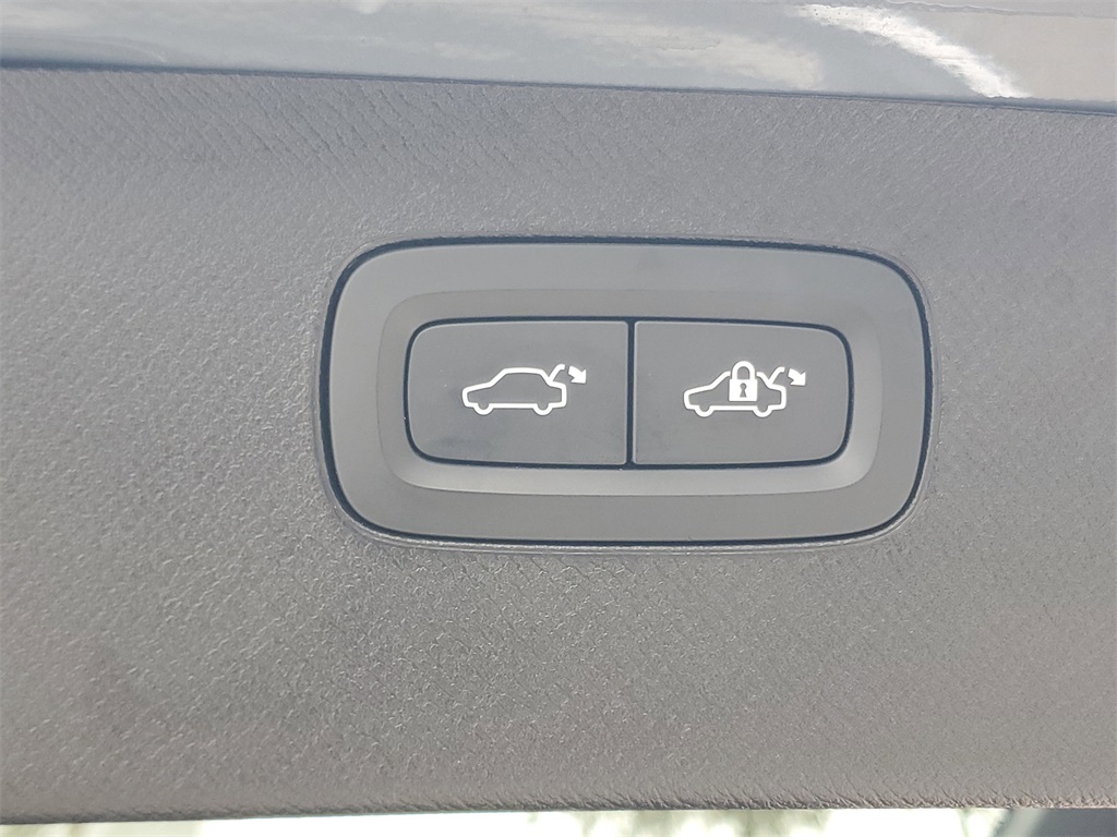 used 2023 Volvo XC90 car, priced at $35,295