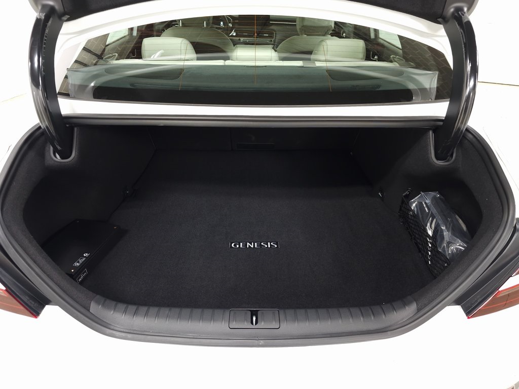 2025 Genesis G70 3.3T Sport Prestige photo 4
