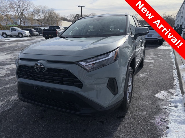 2023 Toyota RAV4 XLE's photo
