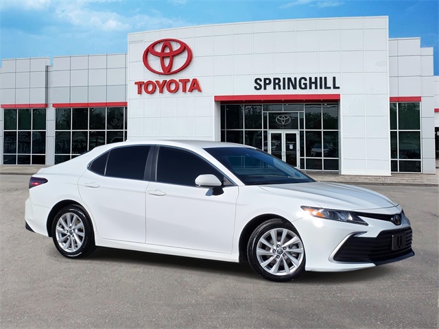 2021 Toyota Camry LE's photo