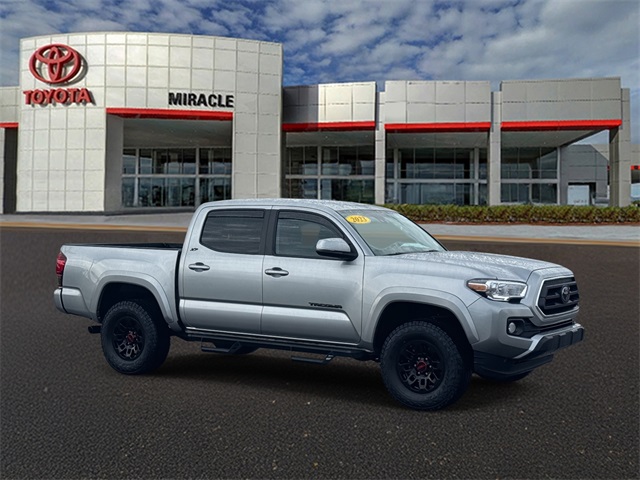 2023 Toyota Tacoma SR5's photo