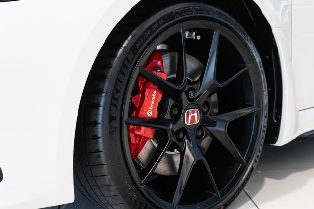 2025 Honda Civic Type R photo 2