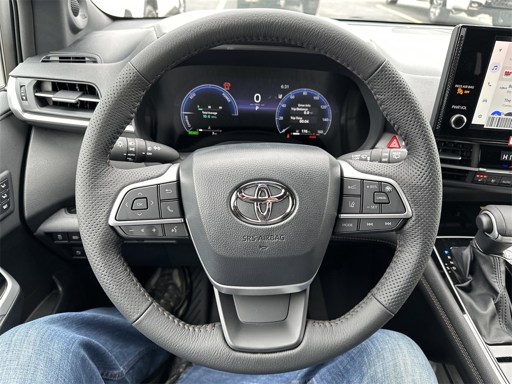 New 2025 Toyota Sienna Van