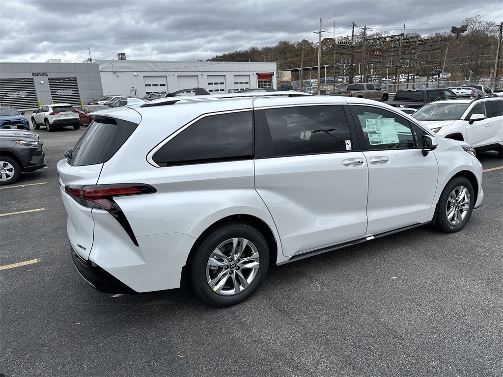 New 2025 Toyota Sienna Van