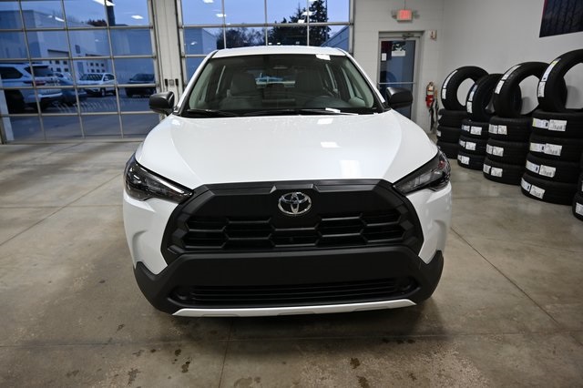 2026 Toyota Corolla Cross L photo 2