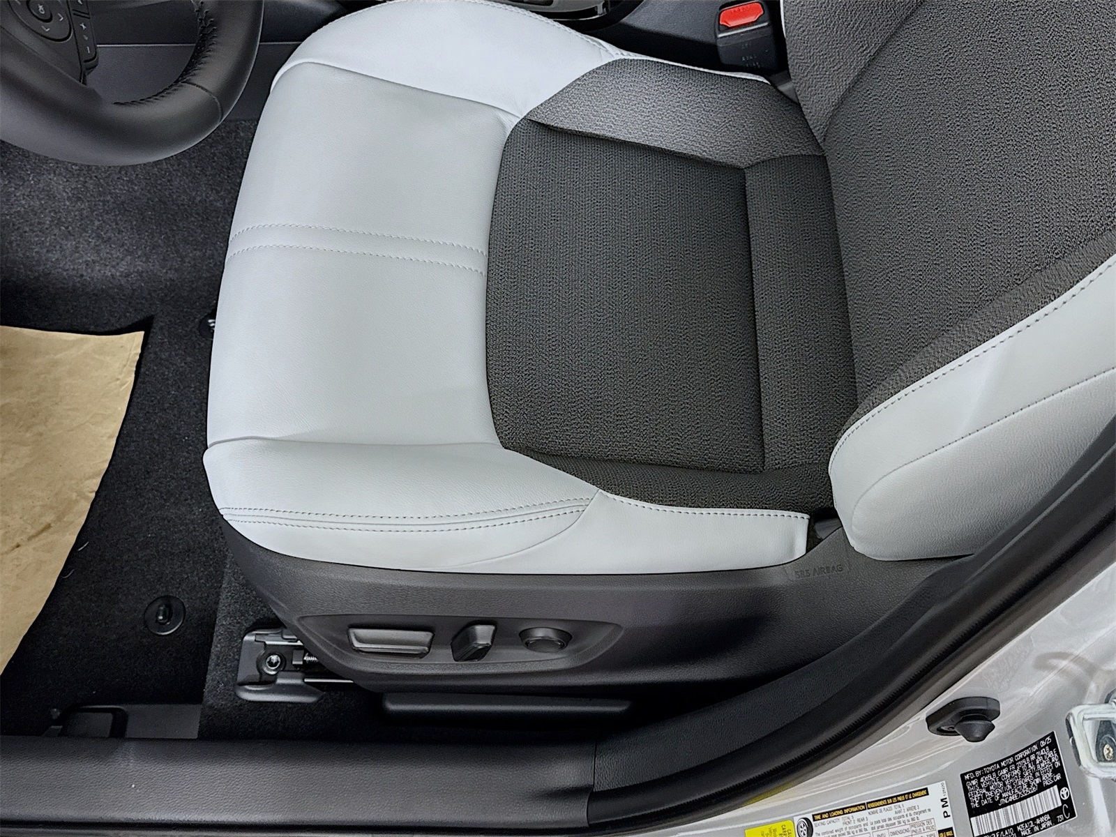 2025 Toyota Corolla XSE photo 14