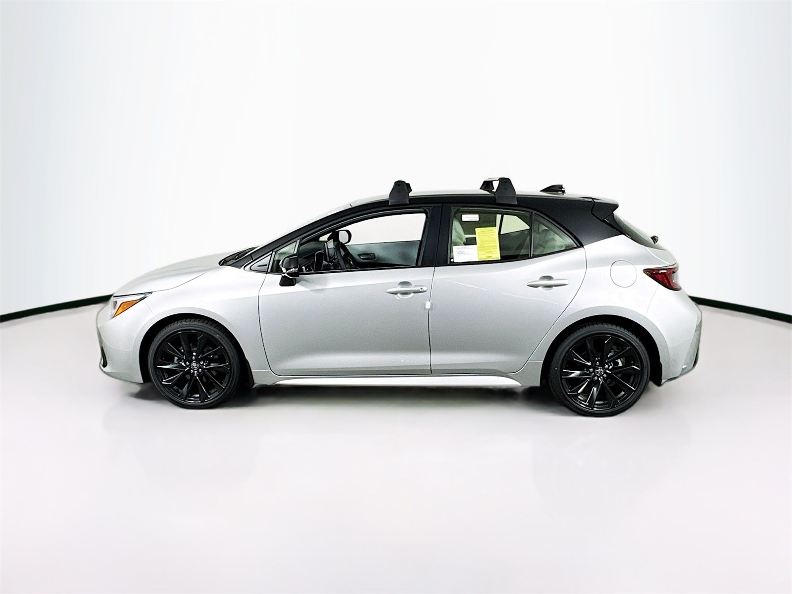 2025 Toyota Corolla XSE photo 3