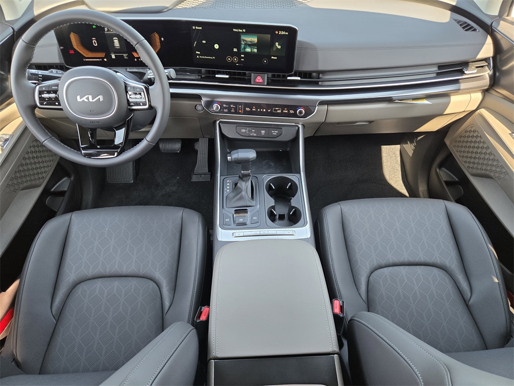 2026 Kia Carnival LXS photo 16