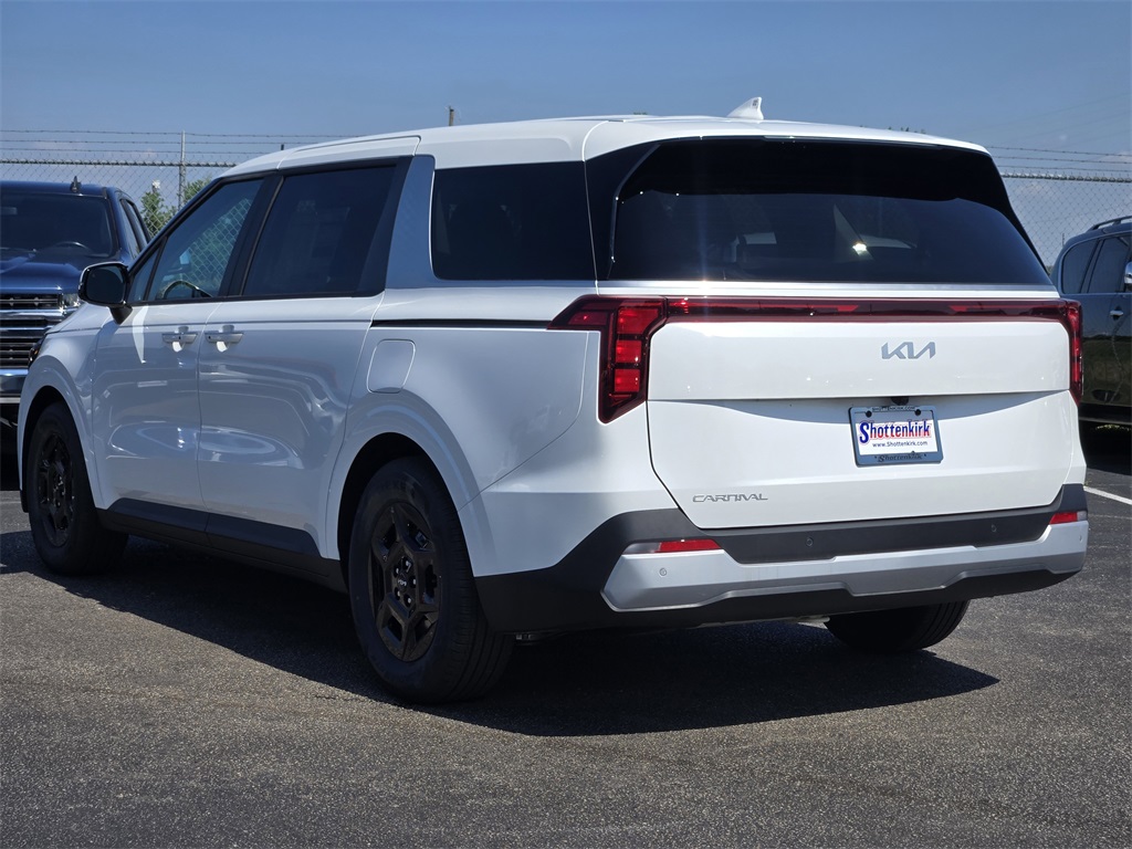 2026 Kia Carnival LXS photo 2