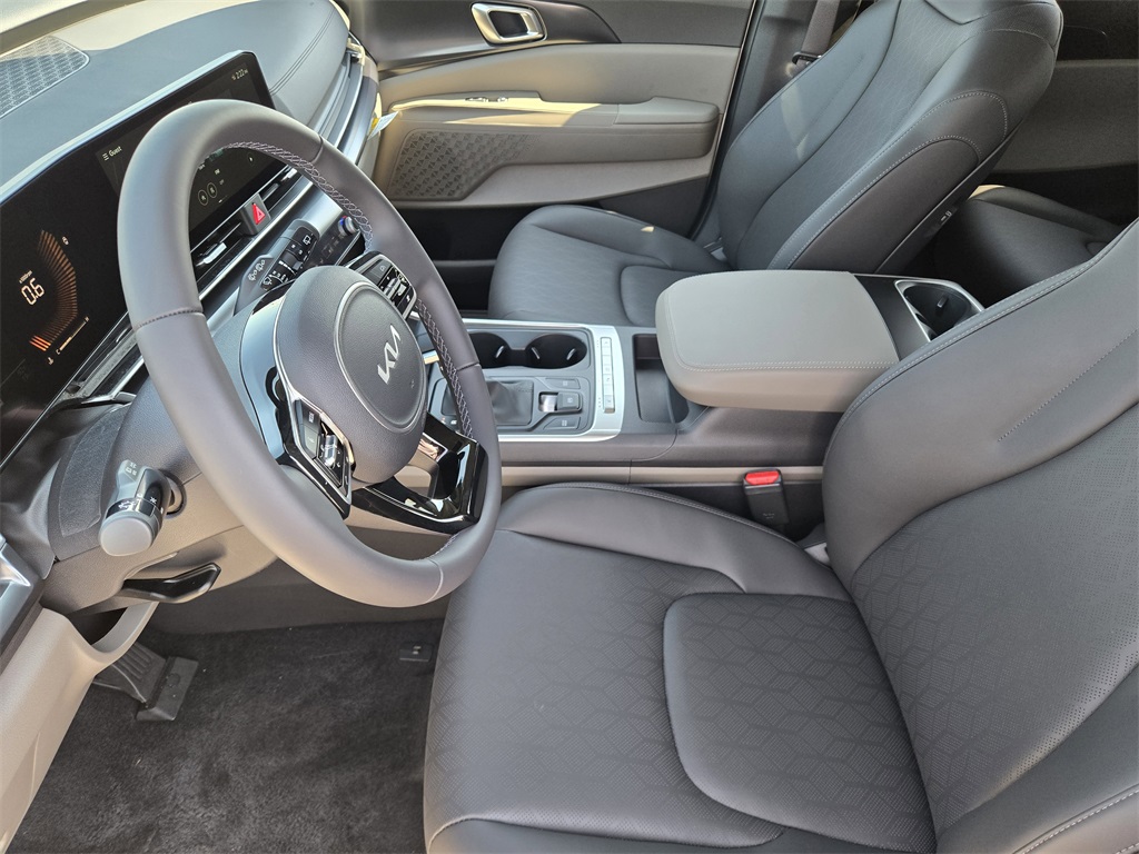 2026 Kia Carnival LXS photo 7