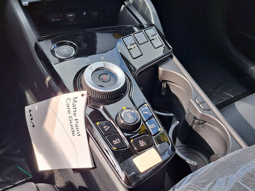 2025 Kia Sportage Plug-In Hybrid X-Line SUV AWD 11