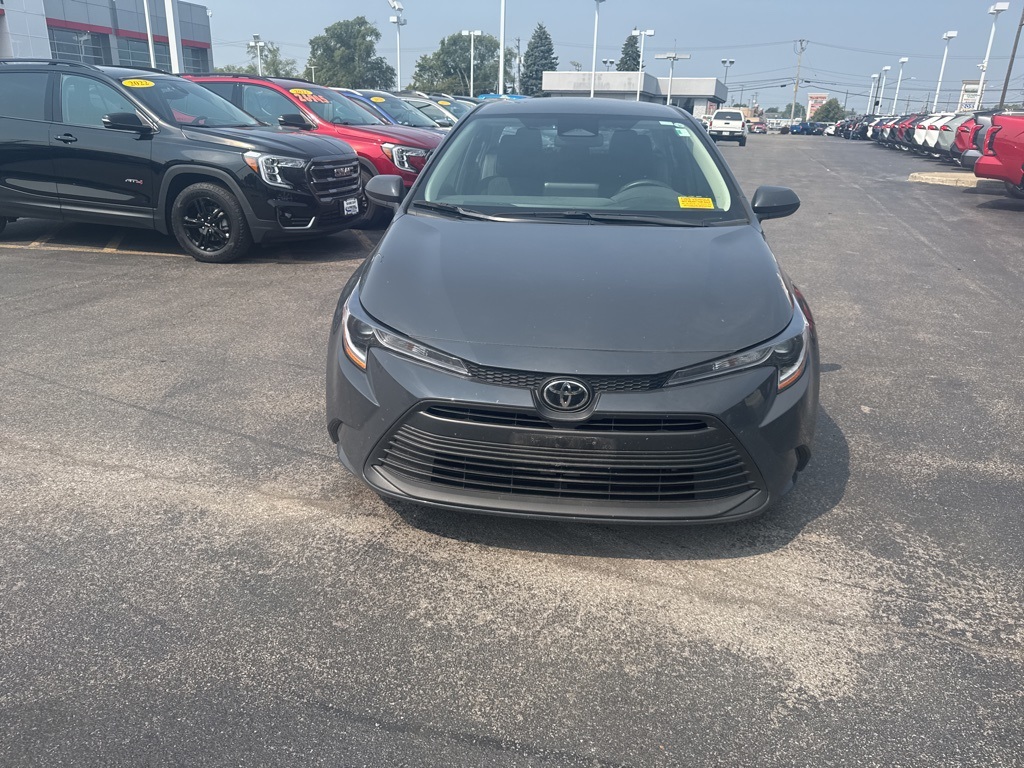 2023 Toyota Corolla LE photo 2