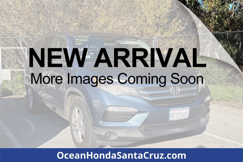 2016 Honda Pilot LX's photo