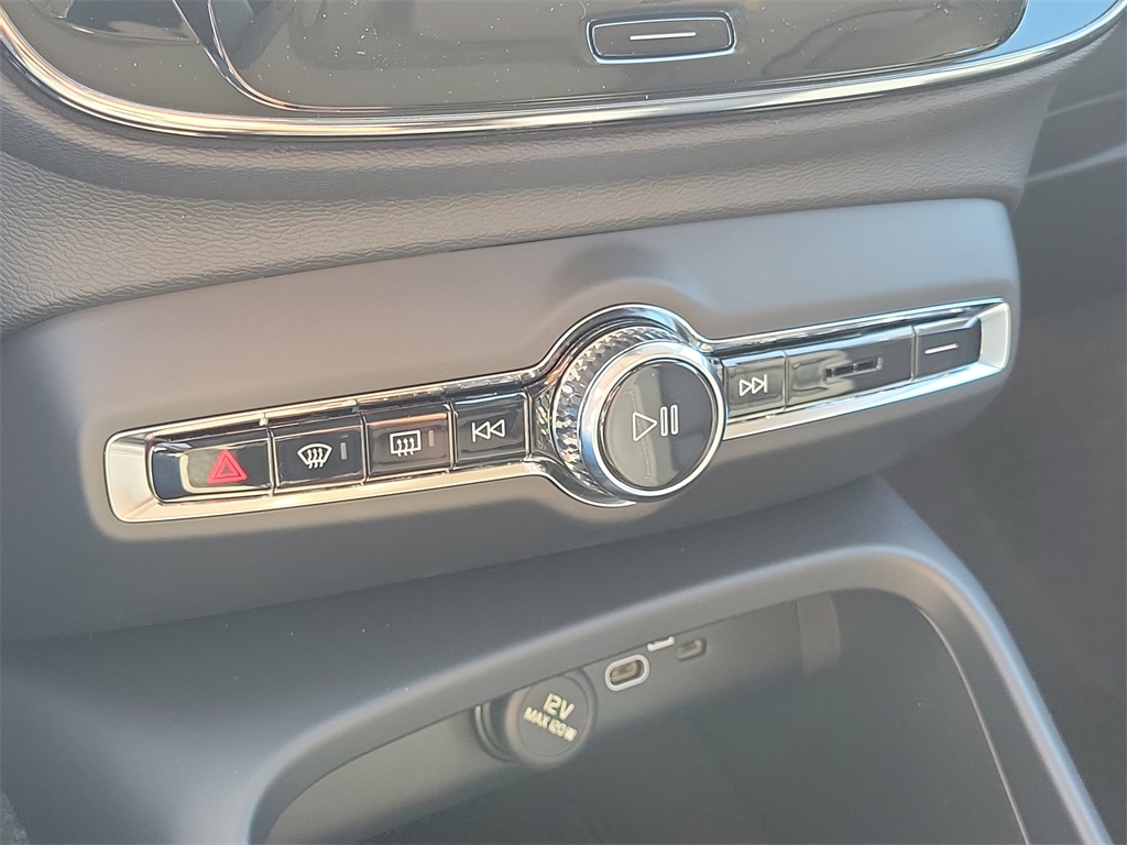 new 2026 Volvo XC40 car, priced at $43,595