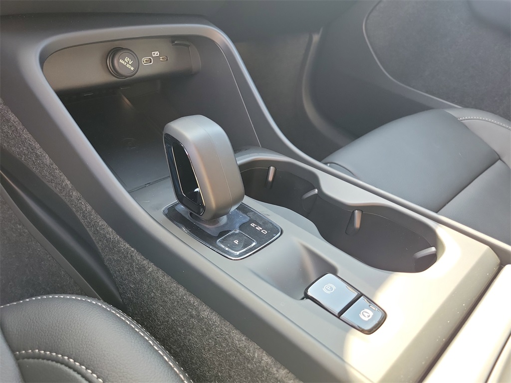 new 2026 Volvo XC40 car, priced at $43,595