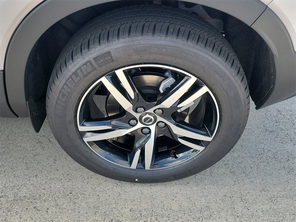 new 2026 Volvo XC40 car, priced at $43,595