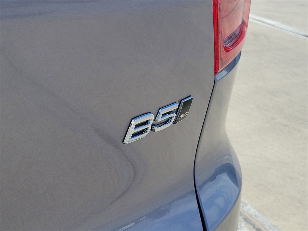 new 2026 Volvo XC40 car, priced at $43,595