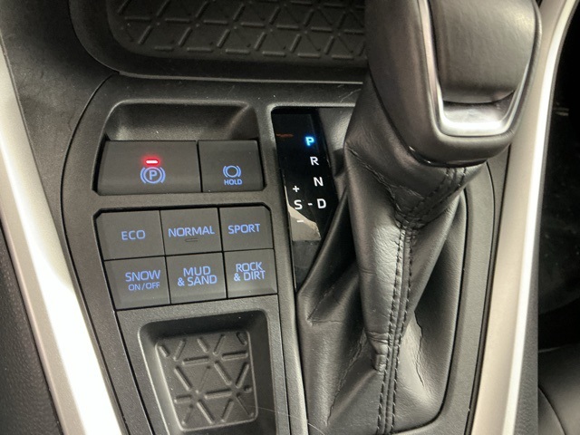 used 2019 Toyota RAV4 car, priced at $25,664