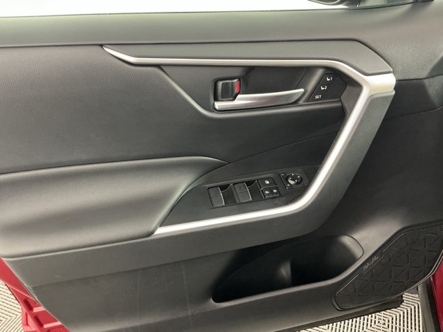 used 2019 Toyota RAV4 car, priced at $25,664