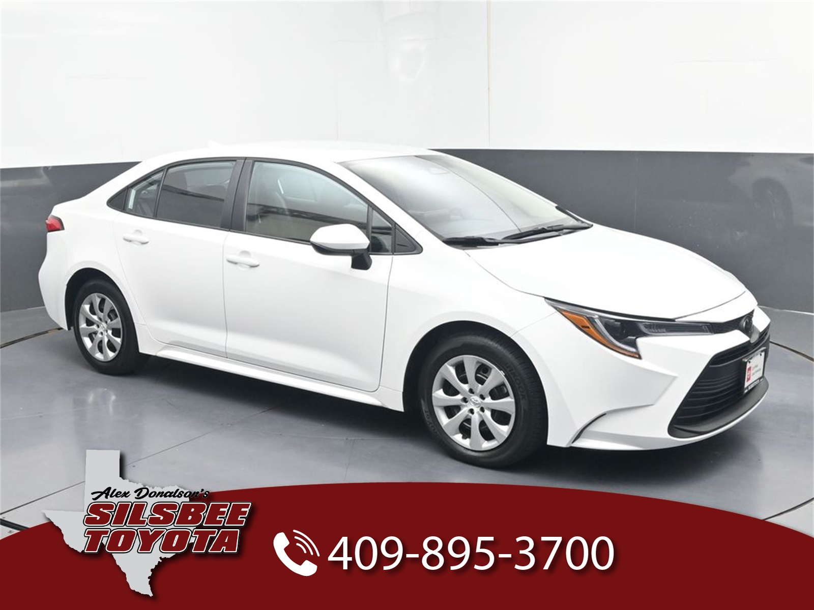 2025 Toyota Corolla LE's photo