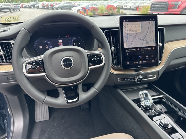 2026 Volvo XC60 B5 Plus photo 12