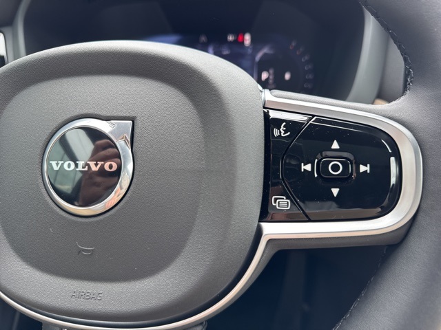 2026 Volvo XC60 B5 Plus photo 18