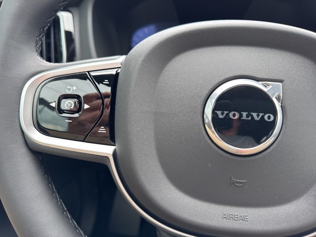 2026 Volvo XC60 B5 Plus photo 19