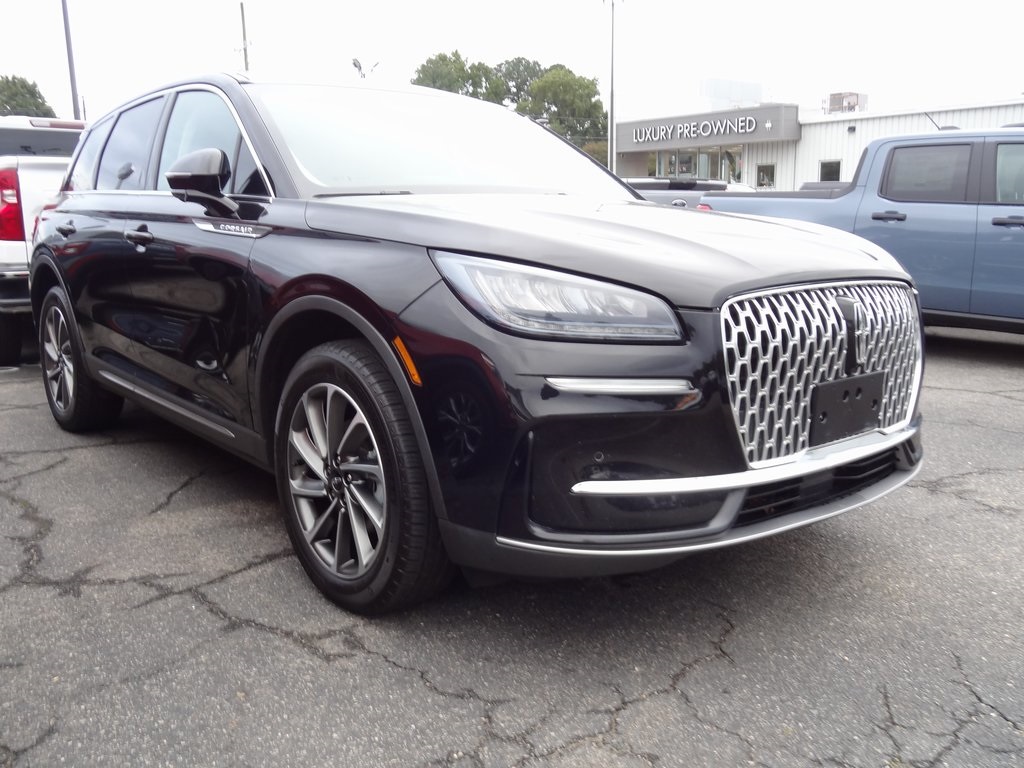 2023 Lincoln Corsair Base's photo