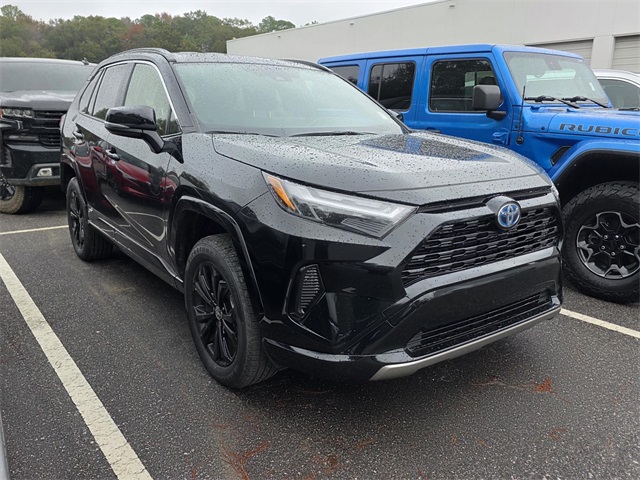 2022 Toyota RAV4 SE's photo